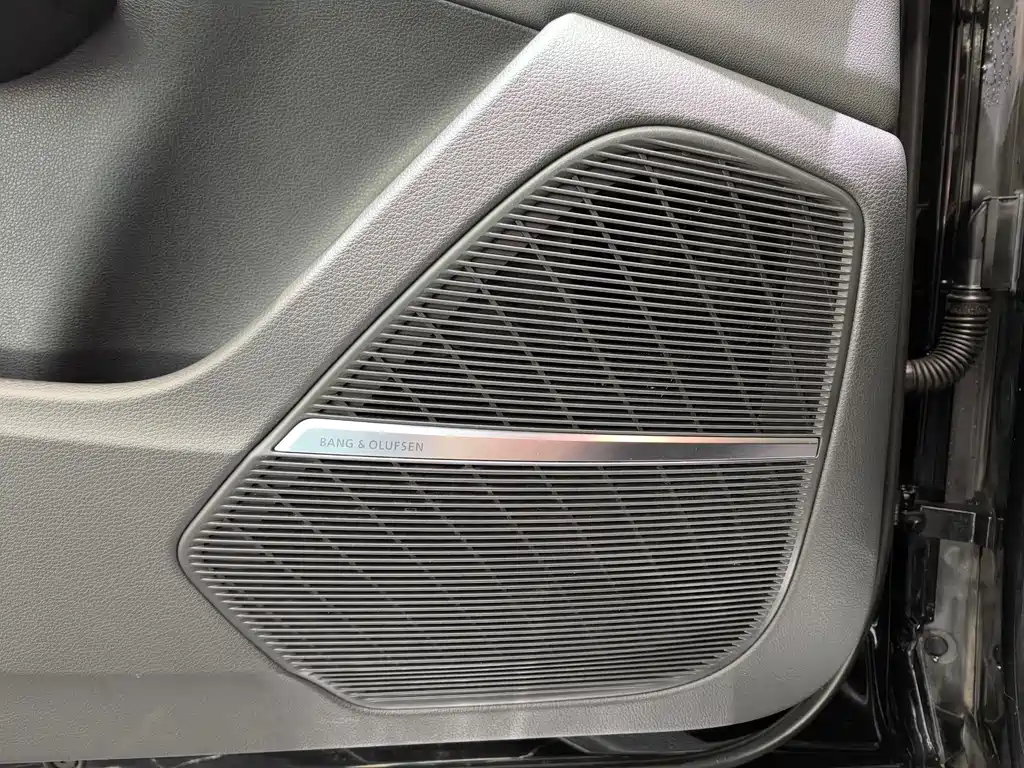 Audi Q8 2022 — фото 27