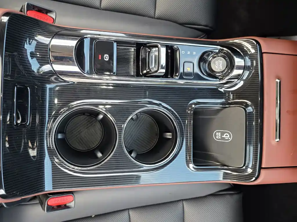 GAC Trumpchi E8 PHEV 2024 — фото 16