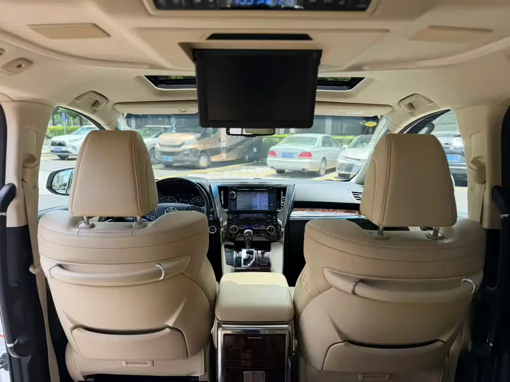 Toyota Alphard 2019 — фото 8
