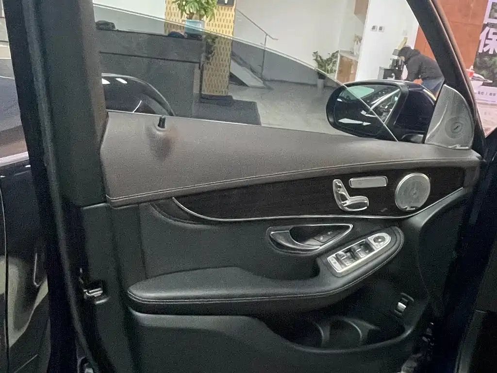 Mercedes-Benz GLC 2018 — фото 13