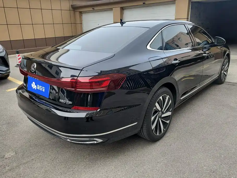 Volkswagen Passat 2023