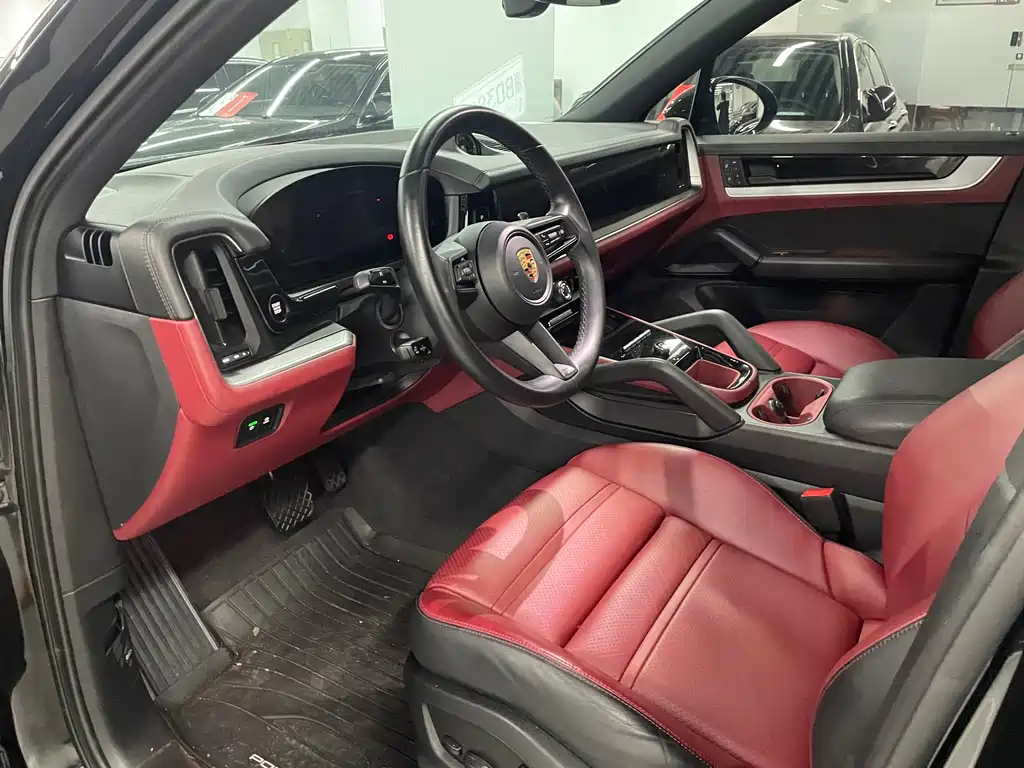 Porsche Cayenne Hybrid 2025