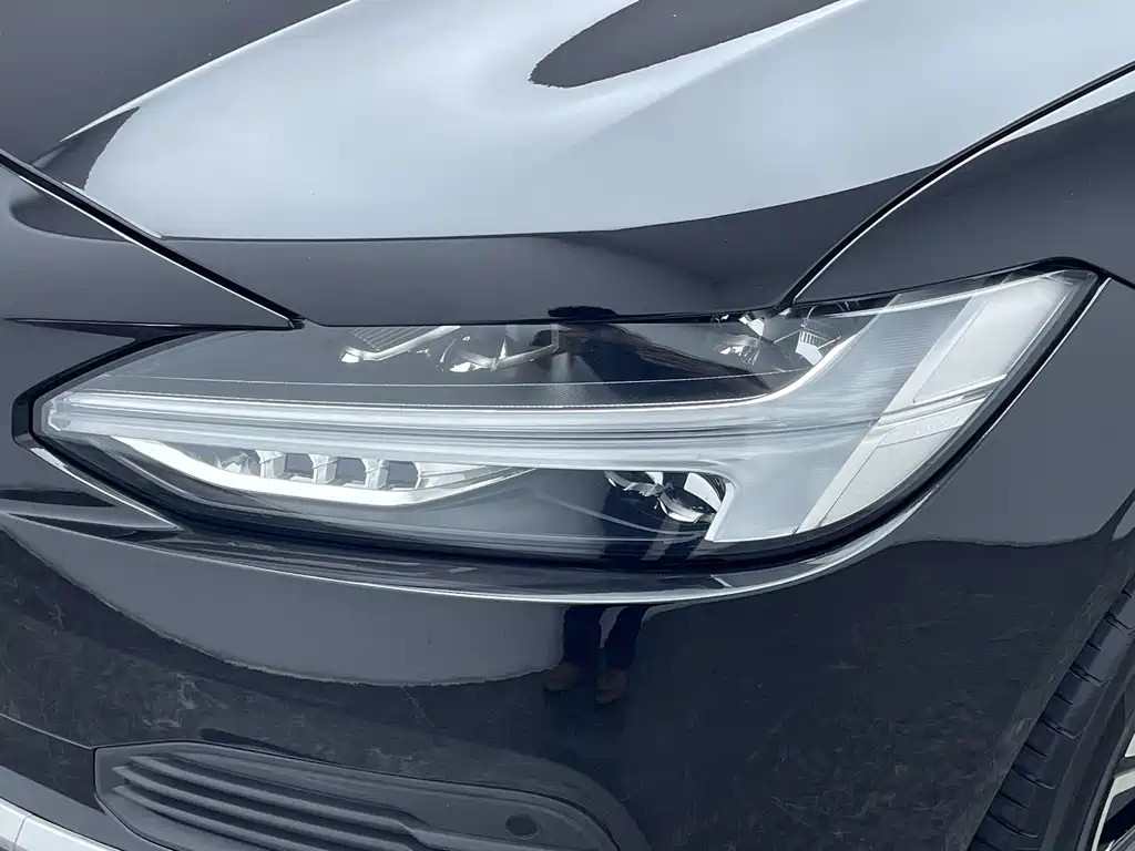 Volvo S90 Plug-In Hybrid 2022 — фото 10