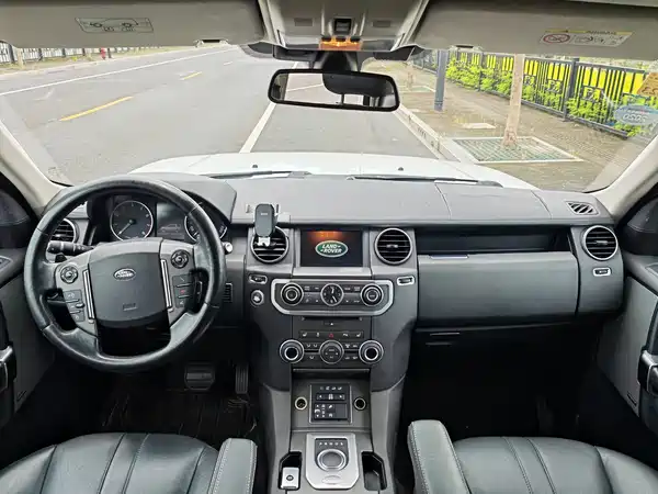 Land Rover Discovery 2015