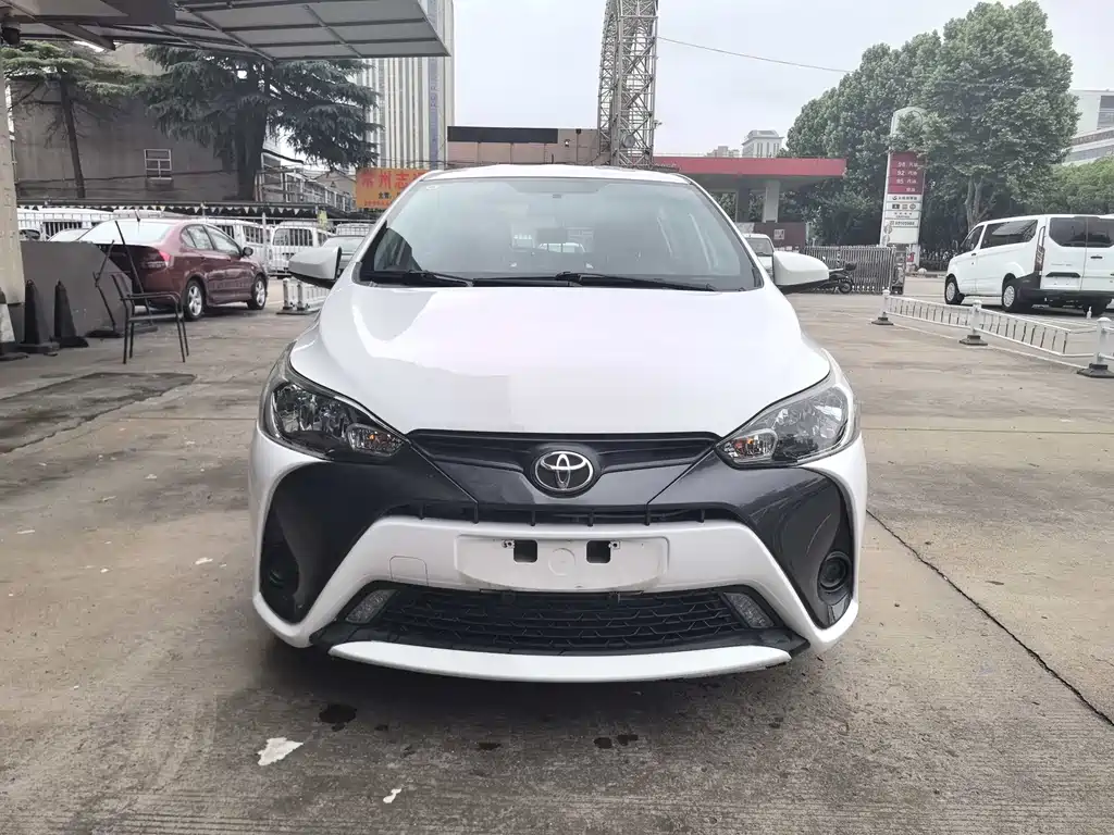 Toyota Yaris L 2016 — фото 2