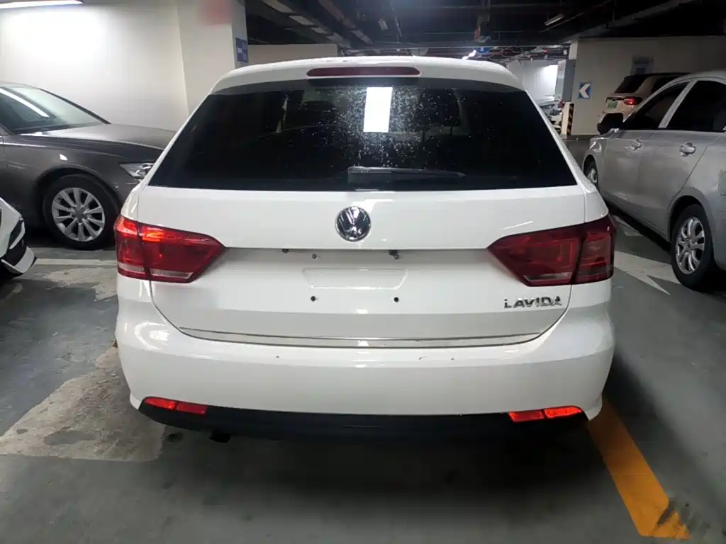 Volkswagen Gran Lavida 2015