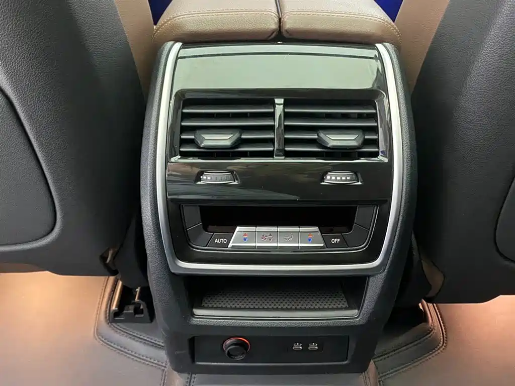 BMW X7 2022 — фото 21