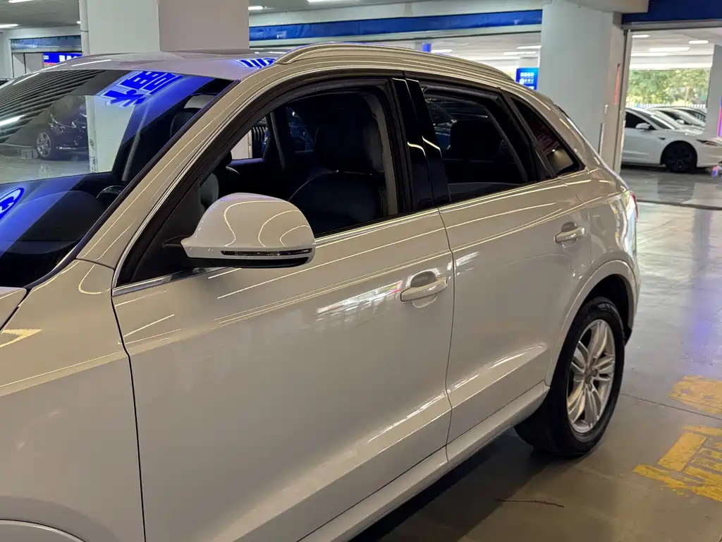 Audi Q3 2015 — фото 12