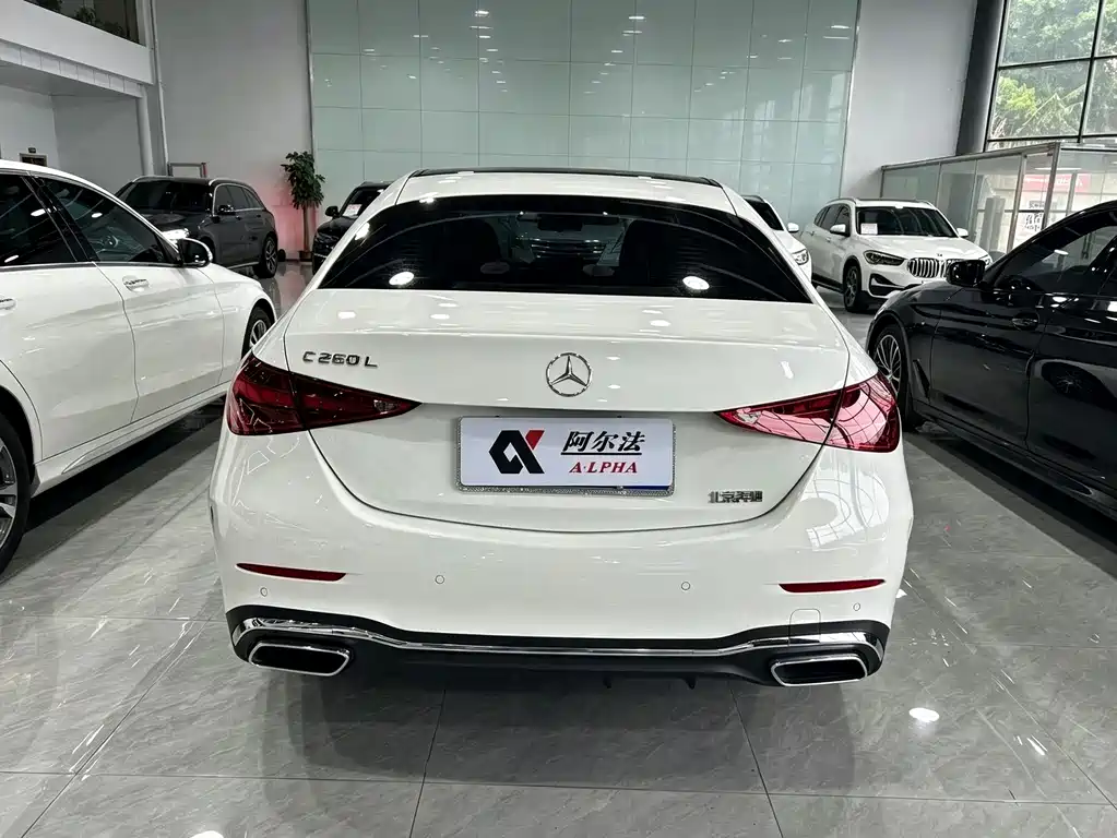 Mercedes-Benz C-Class 2024