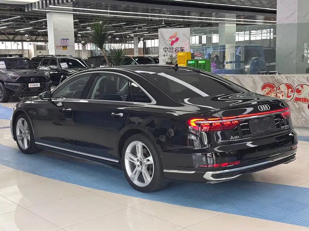 Audi A8 2023 — фото 33
