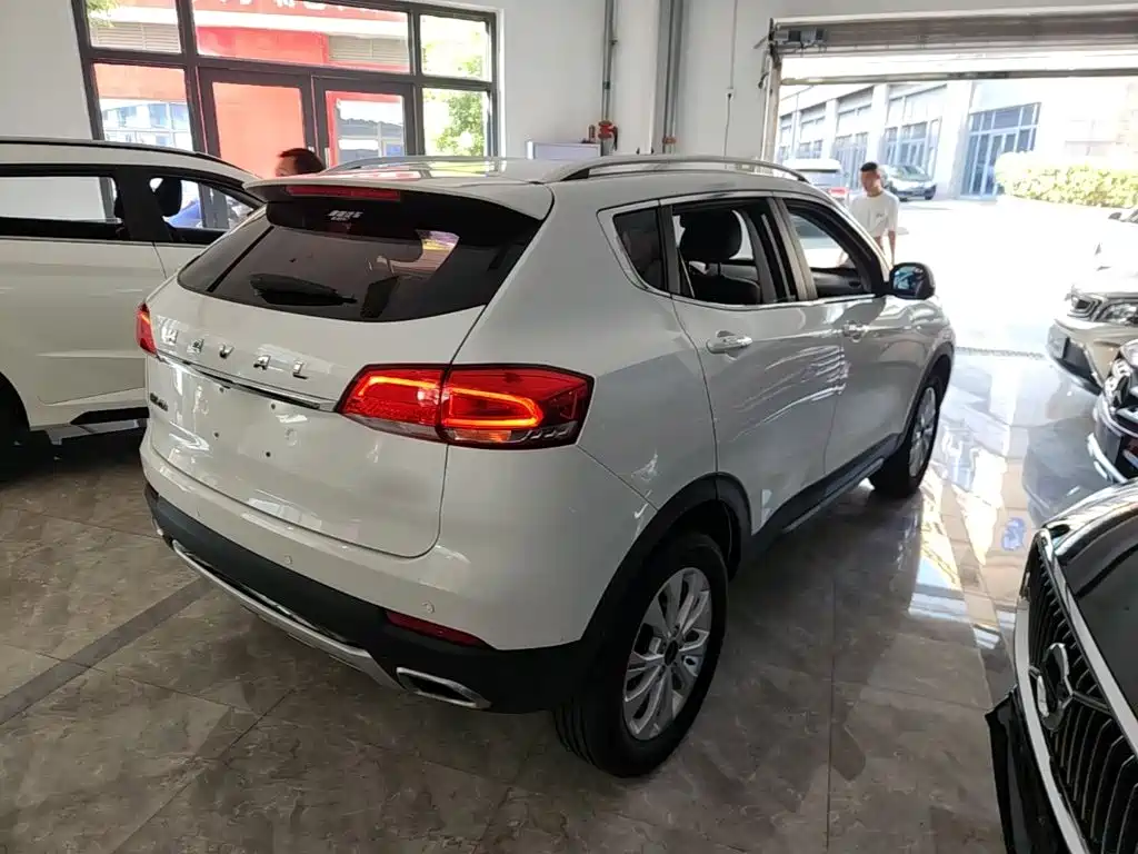 Haval H2s 2017 — фото 7