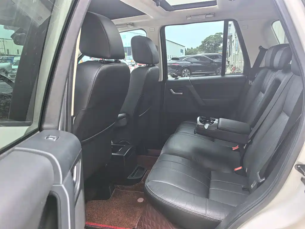 Land Rover Freelander 2 2014 — фото 11