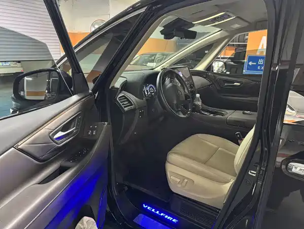Toyota Vellfire 2024