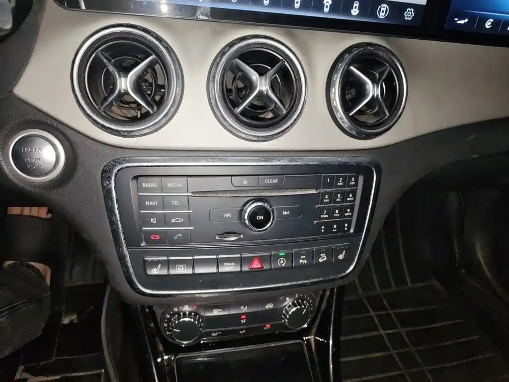 Mercedes-Benz GLA 2016 — фото 9
