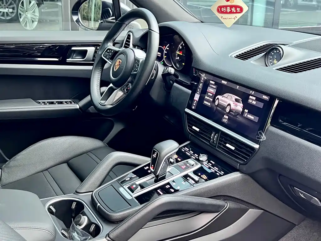 Porsche Cayenne Hybrid 2019 — фото 10