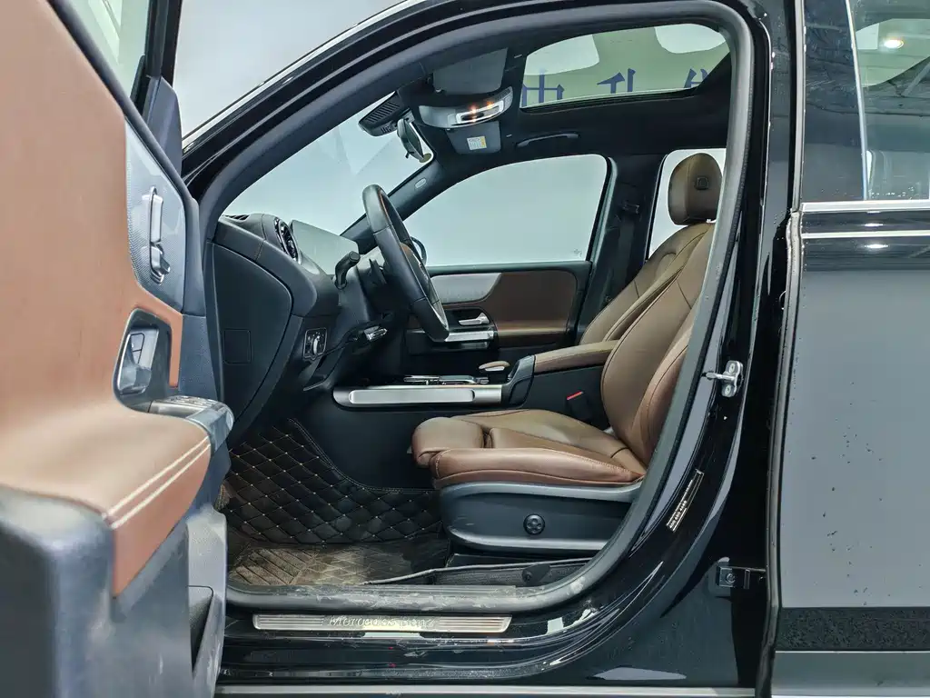 Mercedes-Benz GLB 2023 — фото 11