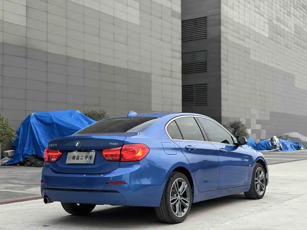 BMW 1 Series 2018 — фото 9