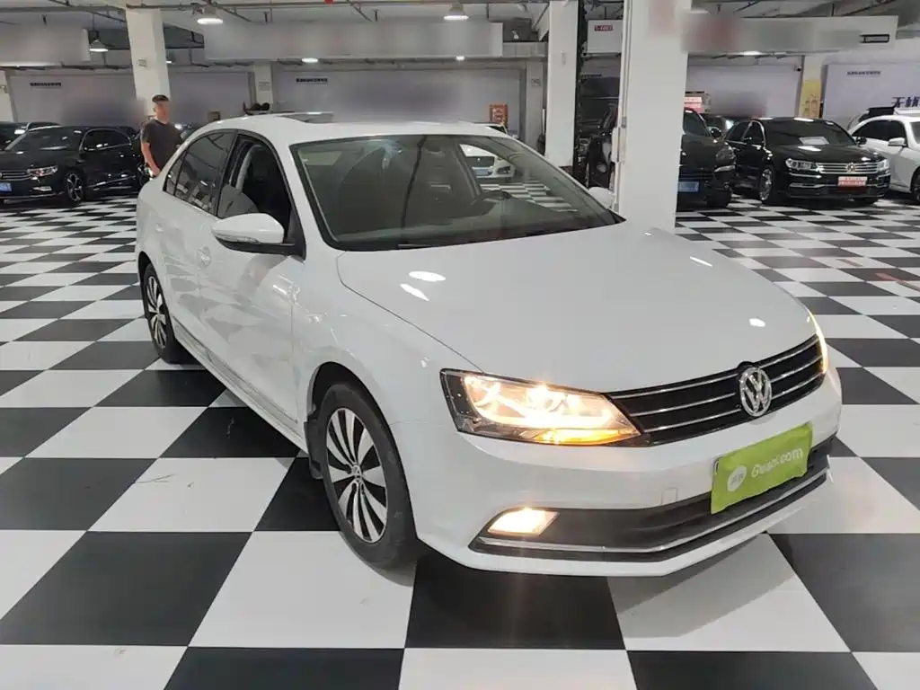 Volkswagen Sagitar 2019