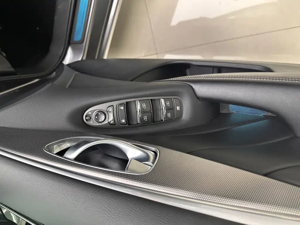 Infiniti Q50L 2016 — фото 13