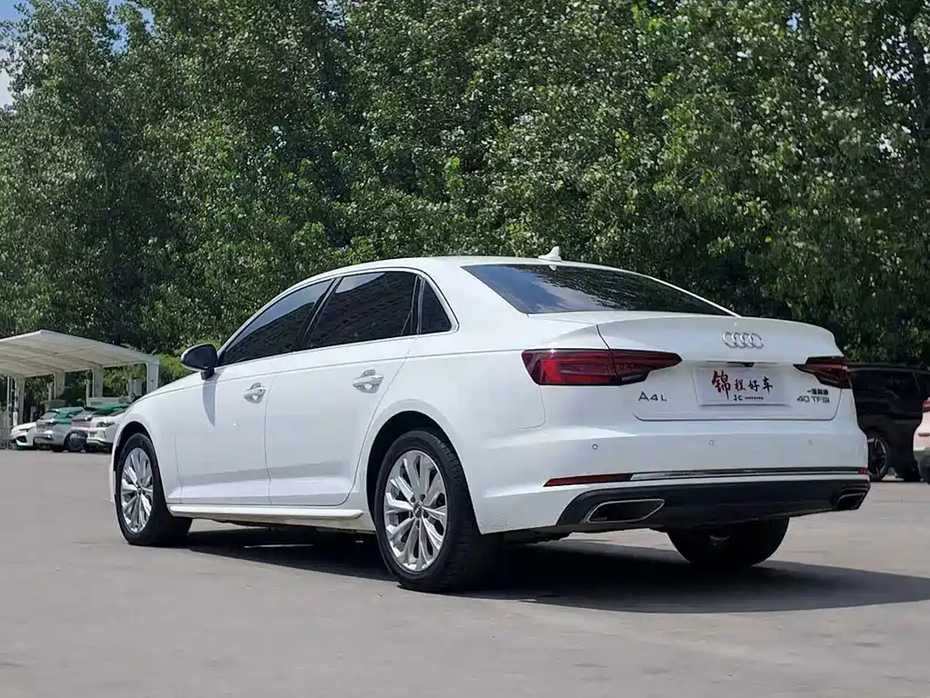 Audi A4L 2019 — фото 2