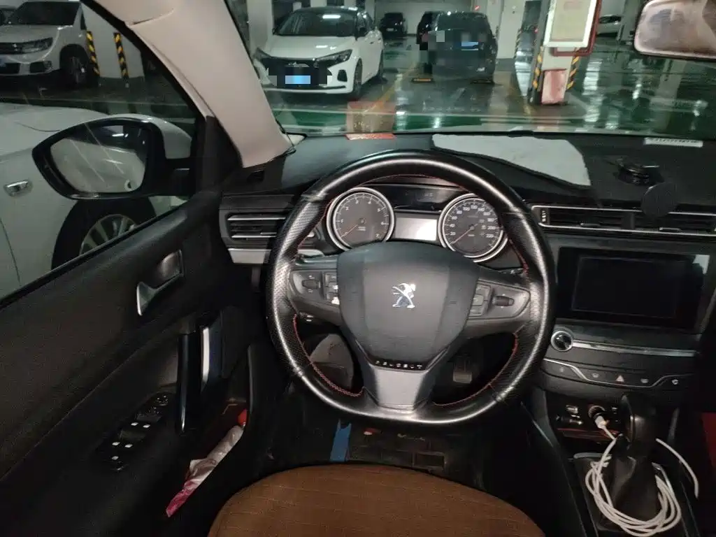 Peugeot 408 2015