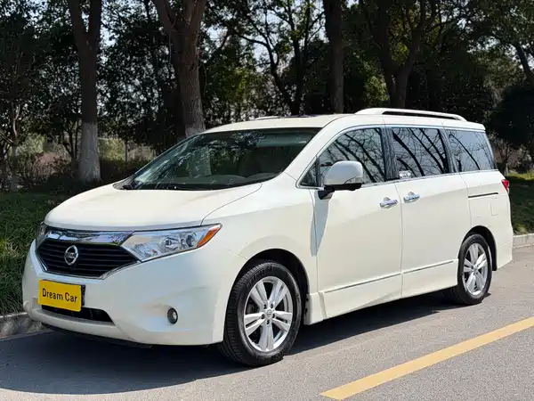 Nissan Quest 2015