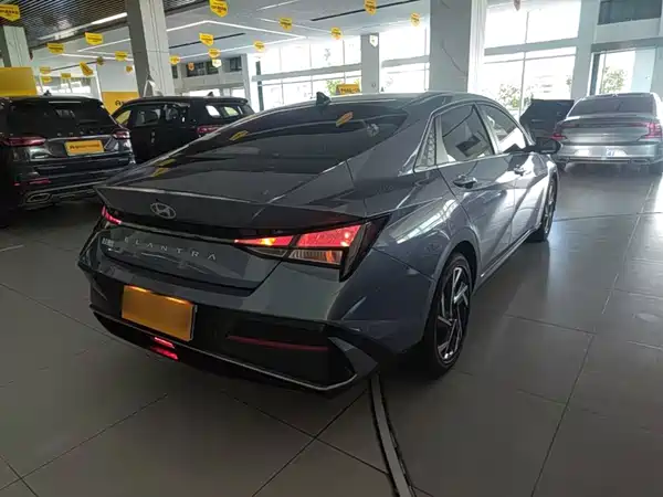 Hyundai Elantra 2024