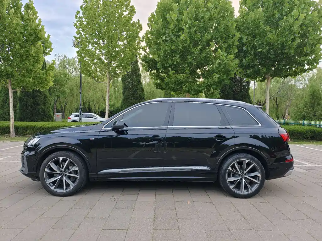 Audi Q7 2023 — фото 3