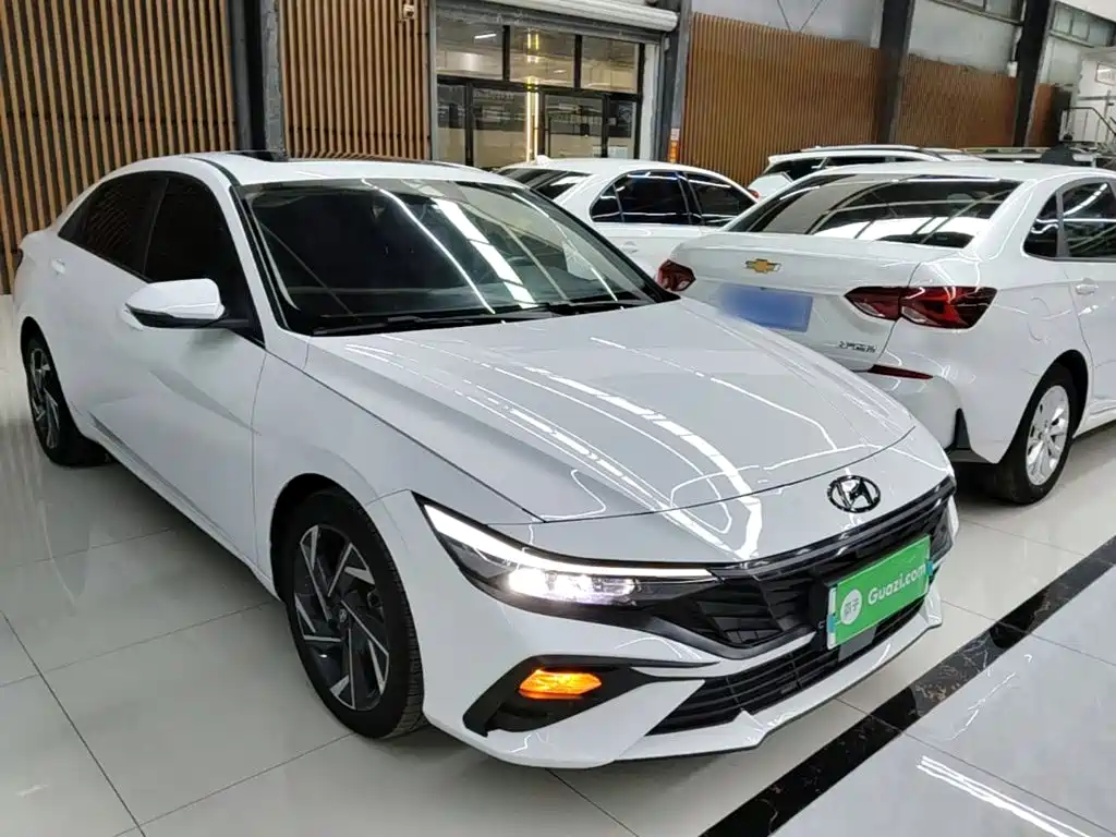 Hyundai Elantra 2024