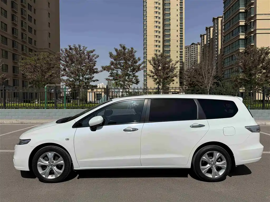 Honda Odyssey 2014 — фото 14