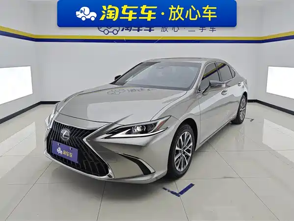 Lexus ES 2022