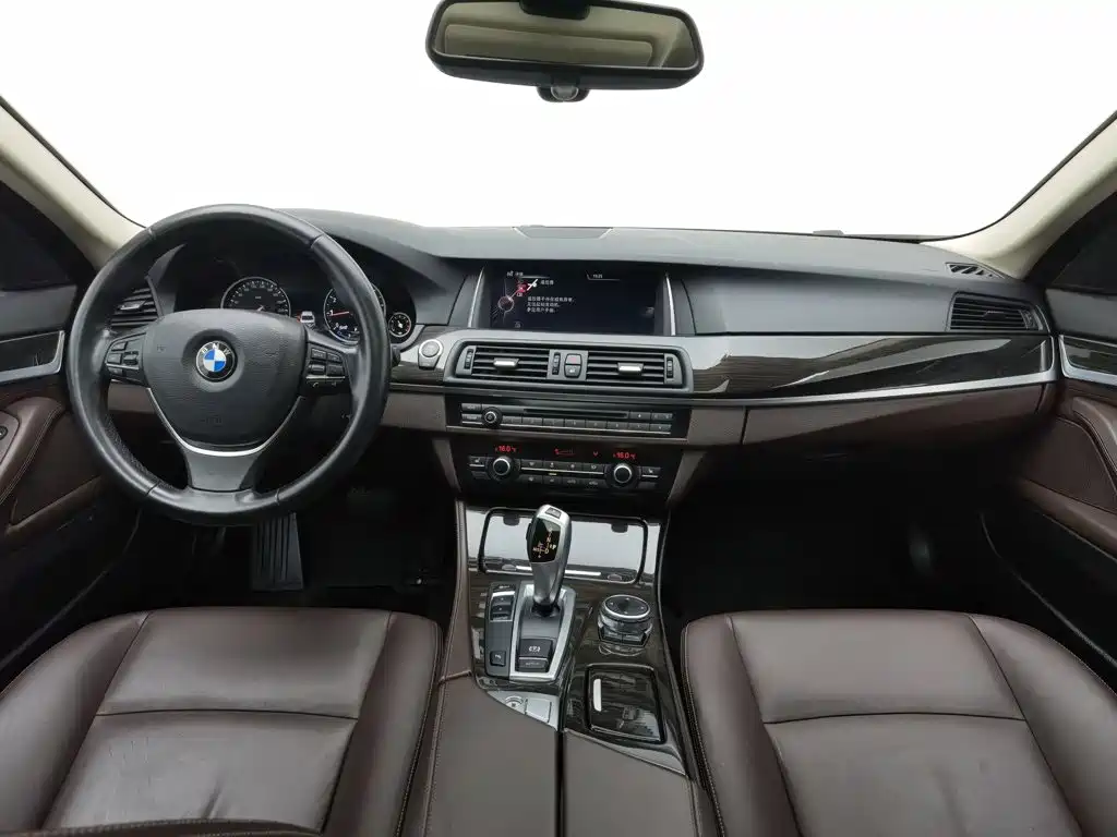BMW 5 Series 2015 — фото 5