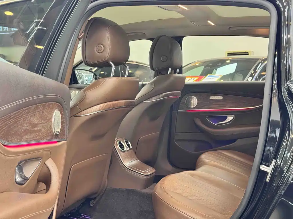 Mercedes-Benz E-Class 2022 — фото 19