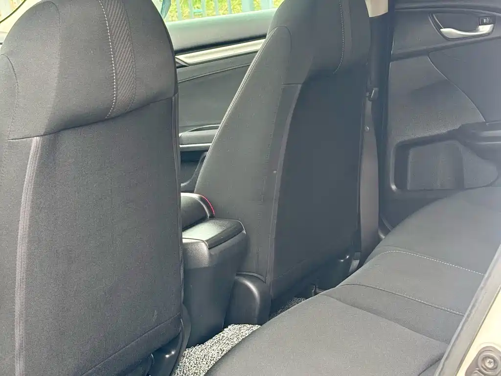 Honda Civic 2017 — фото 13