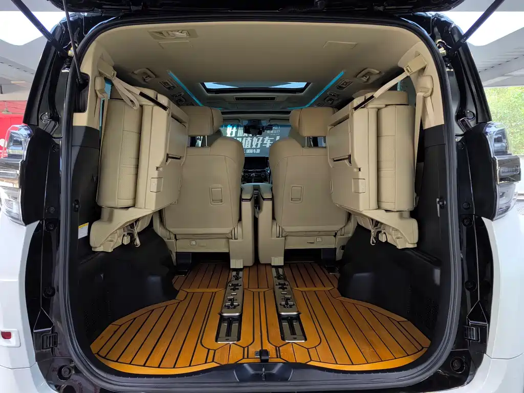 Toyota Vellfire 2022 — фото 26