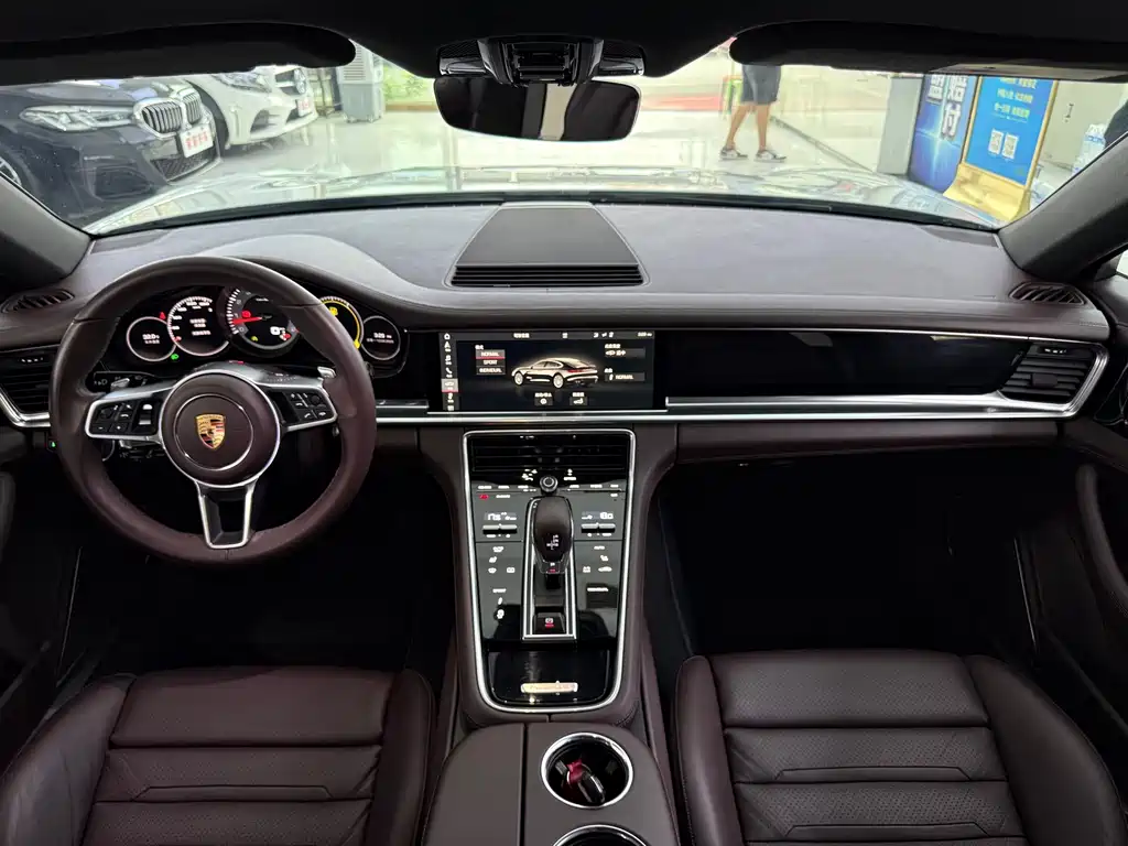 Porsche Panamera 2018 — фото 9