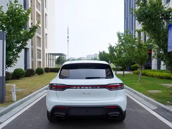 Porsche Macan 2023