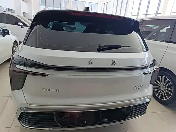 Hongqi HS3 2023