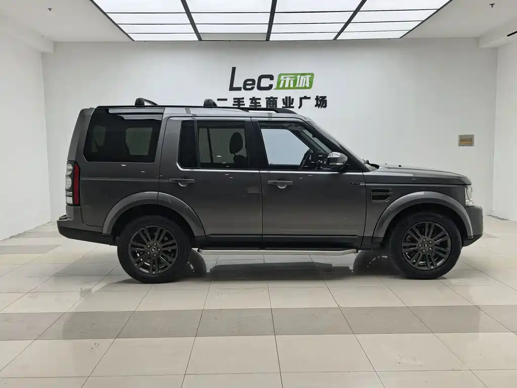 Land Rover Discovery 2017 — фото 15