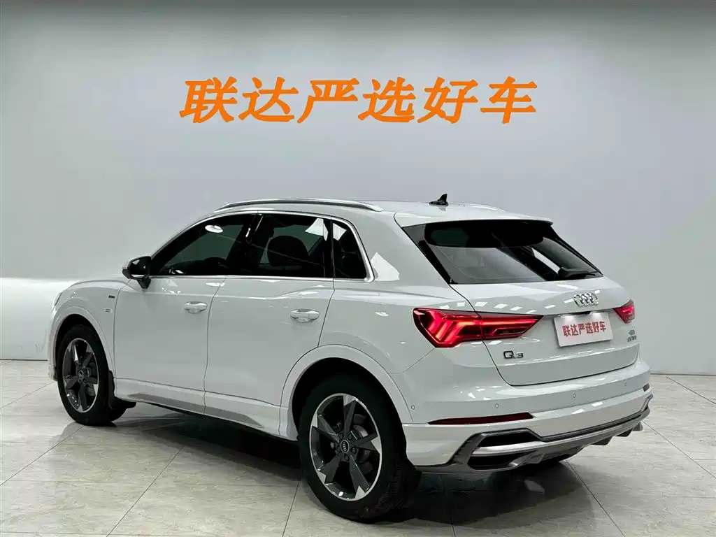 Audi Q3 2023 — фото 24