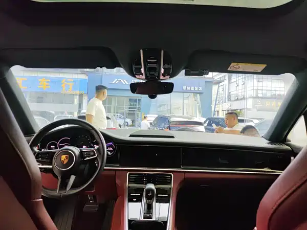 Porsche Panamera 2021