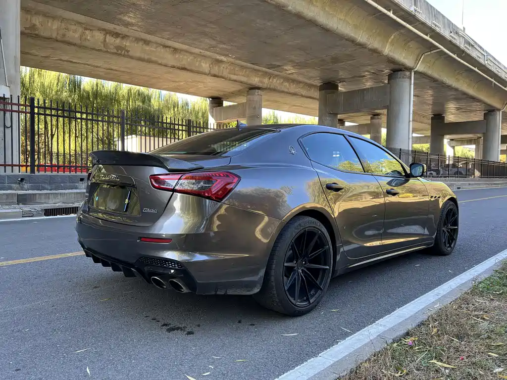 Maserati Ghibli 2015 — фото 17