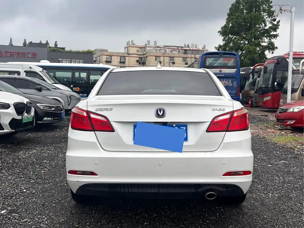 Changan Eado 2018 — фото 4