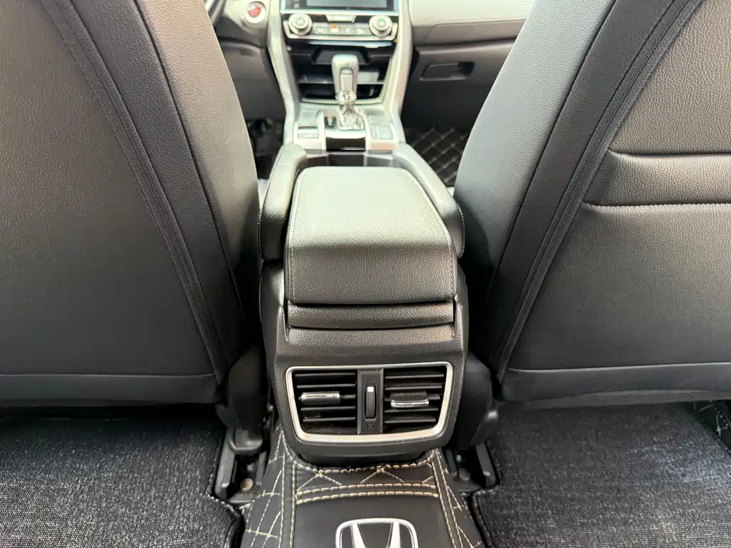 Honda Civic 2017 — фото 13