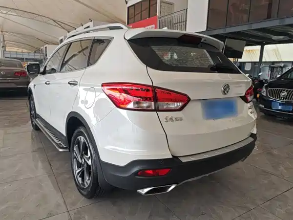 Dongfeng Fengshen AX7 2017