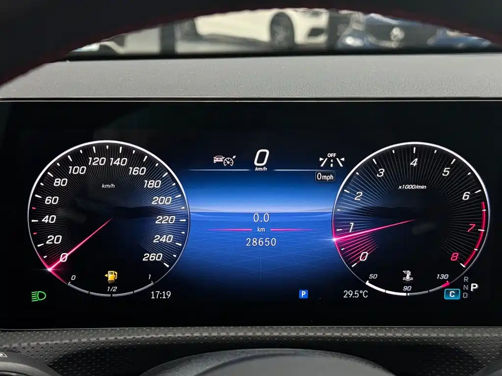 Mercedes-Benz A-Class 2023 — фото 11