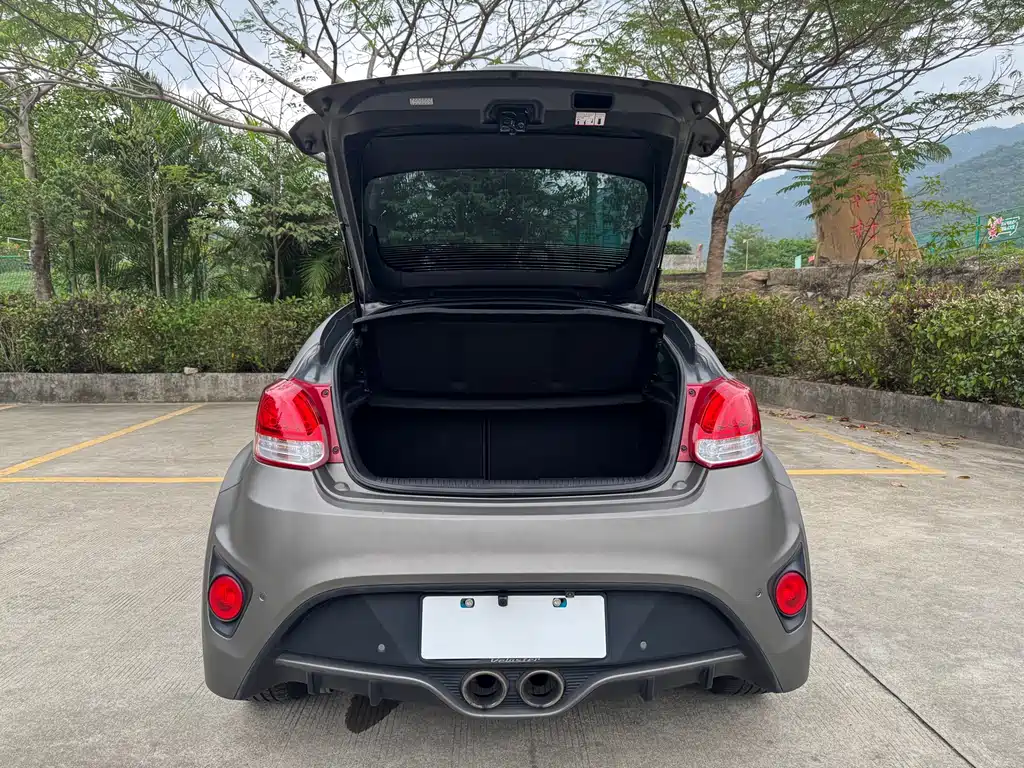 Hyundai Veloster 2017 — фото 15