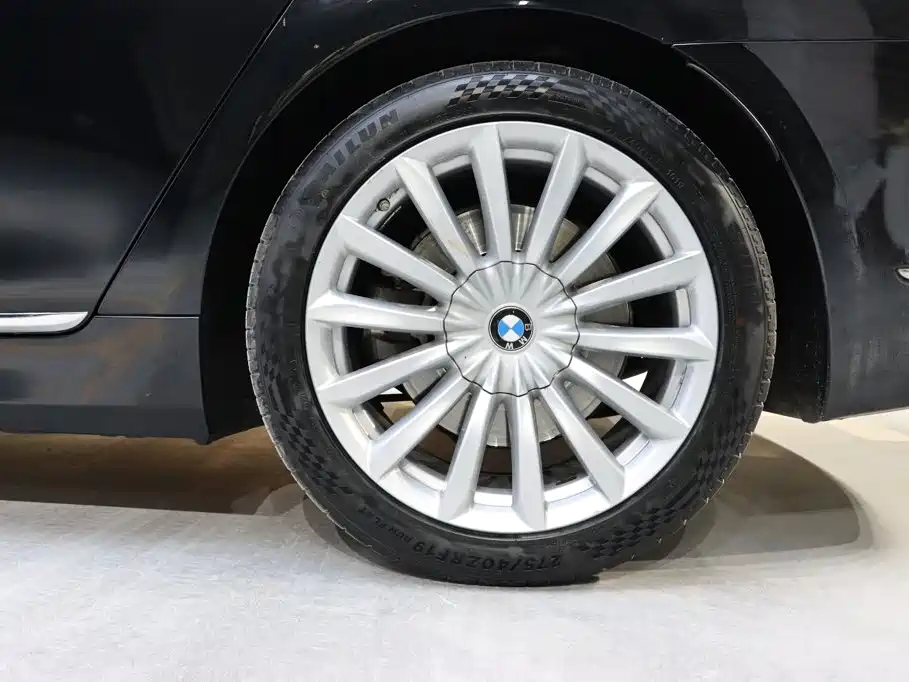 BMW 7 Series 2021 — фото 18