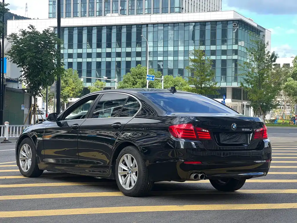 BMW 5 Series 2012 — фото 4