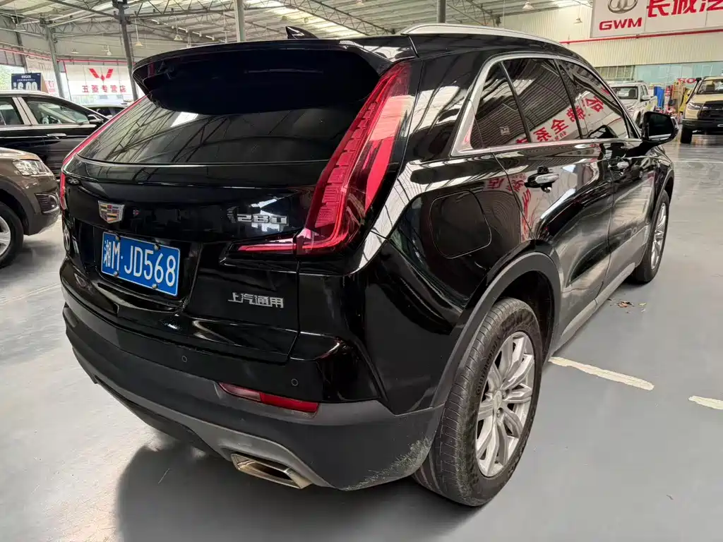 Cadillac XT4 2020 — фото 13